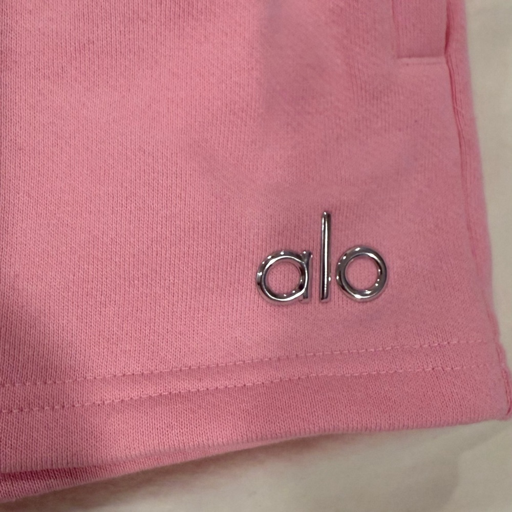 Alo Yoga Sweet Pink Accolade Shorts - Picture 7 of 10